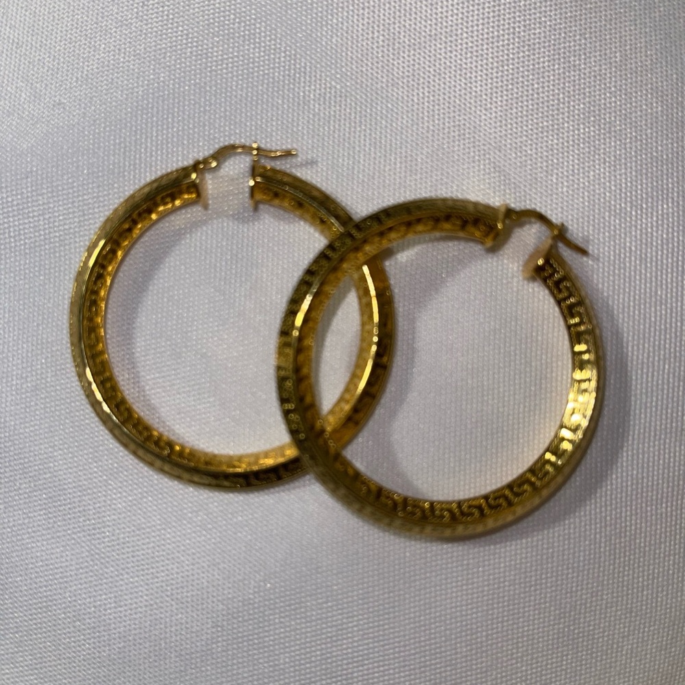 Gorgeous 2” 18kt Gold Plated Earrings.
